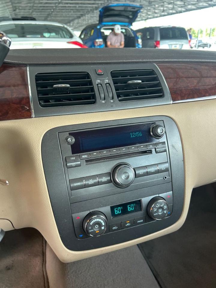 Buick Lucerne  2011