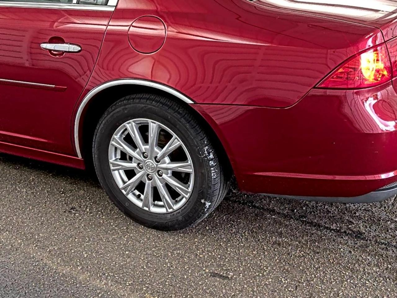 Buick Lucerne  2011