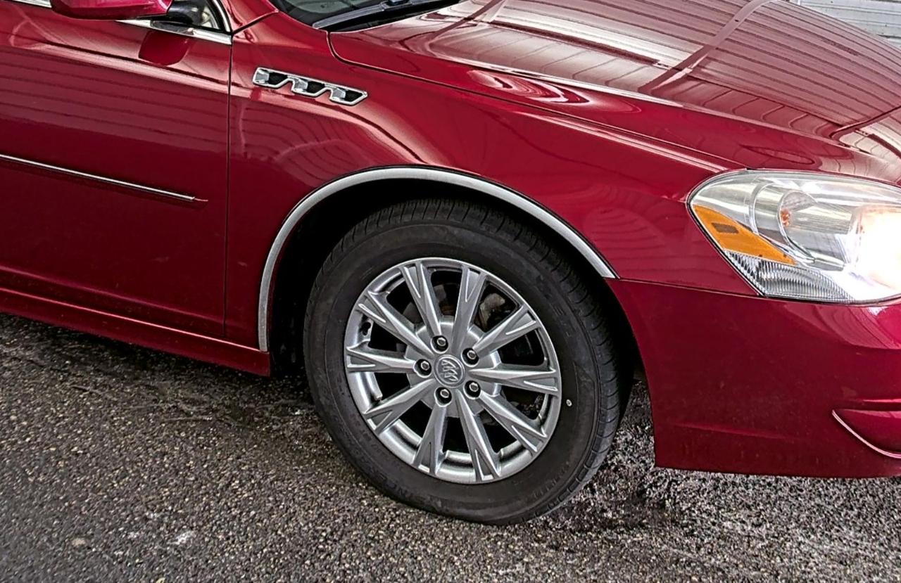 Buick Lucerne  2011