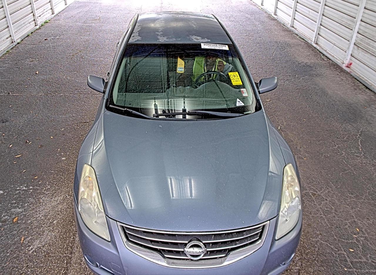 Nissan Altima  2011