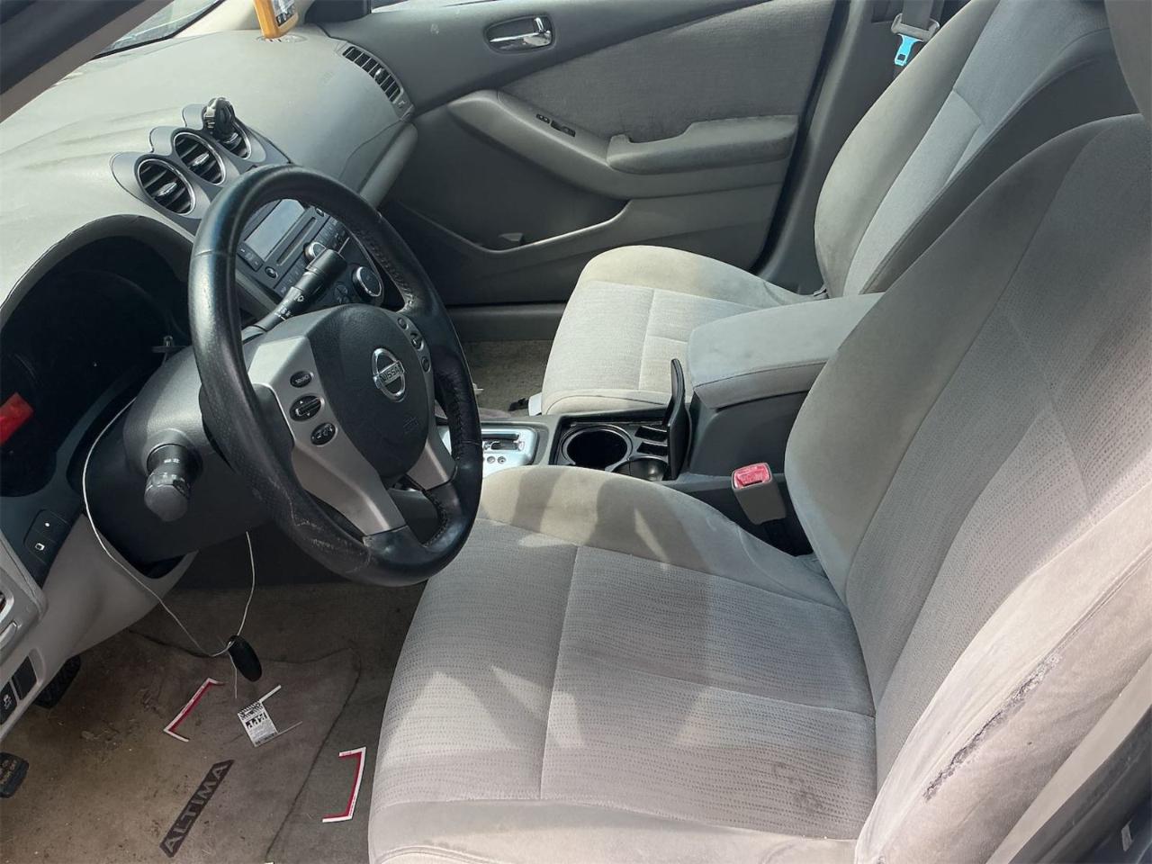Nissan Altima  2011