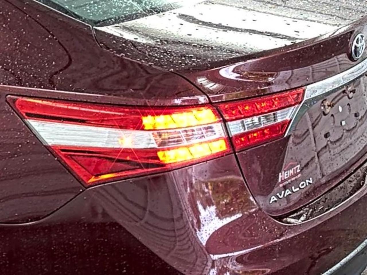 Toyota Avalon  2014