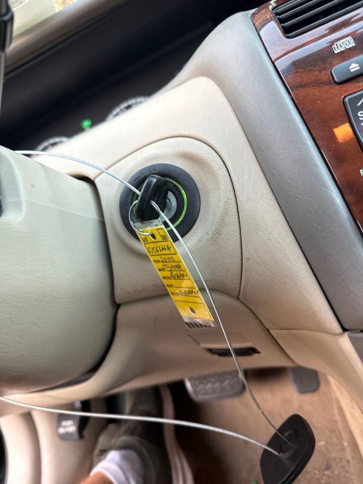 Toyota Avalon  2000
