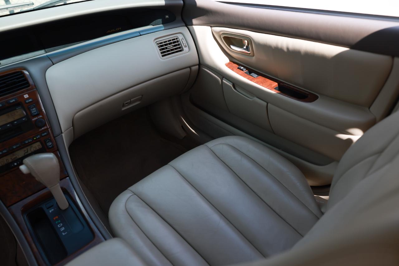 Toyota Avalon  2000