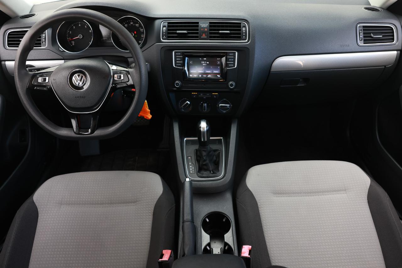 Volkswagen Jetta  2017