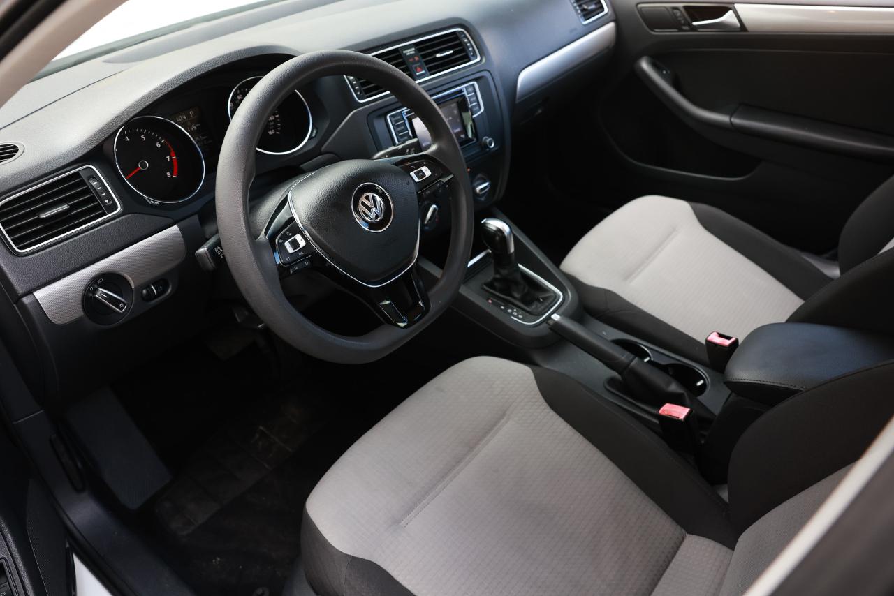 Volkswagen Jetta  2017
