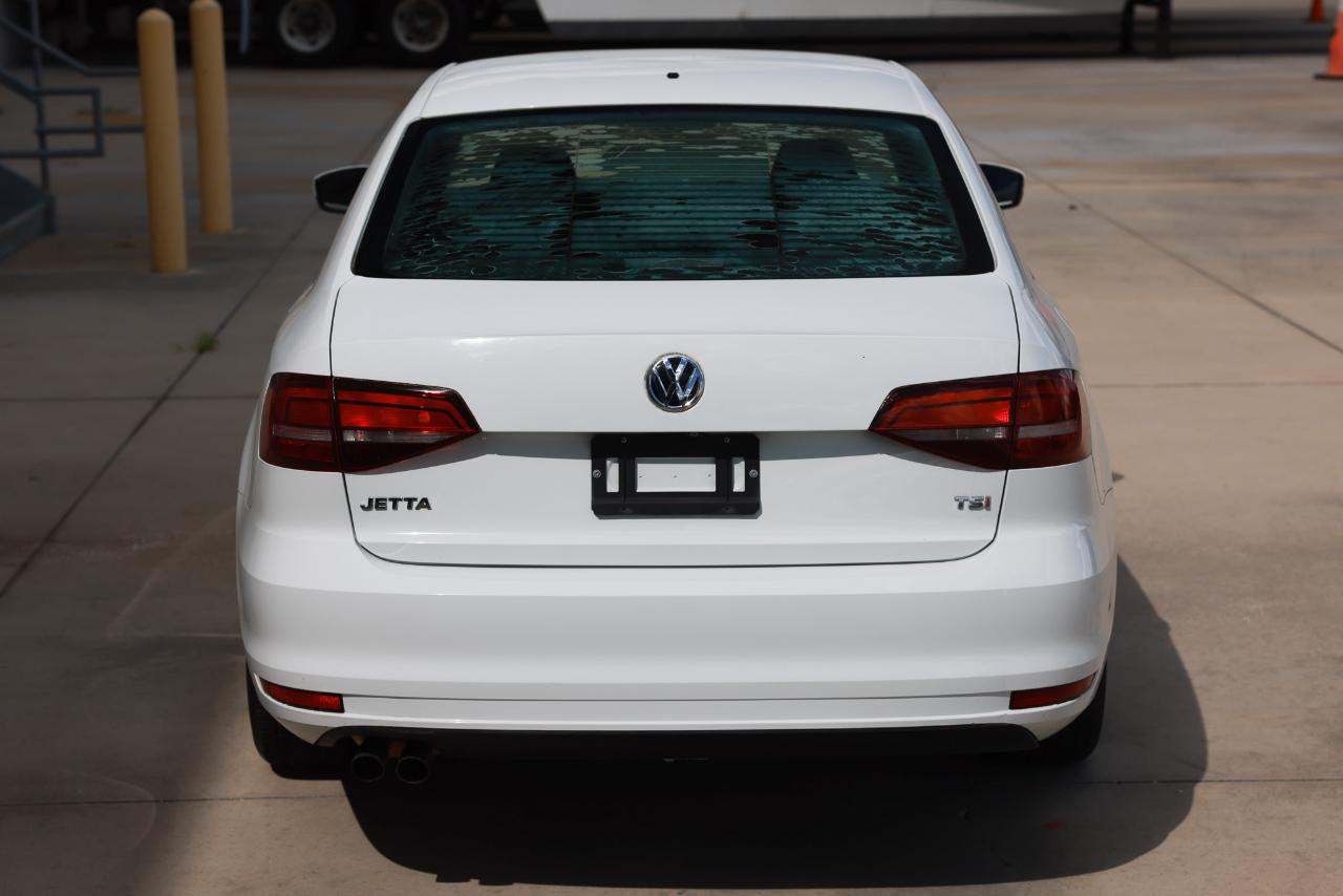 Volkswagen Jetta  2017