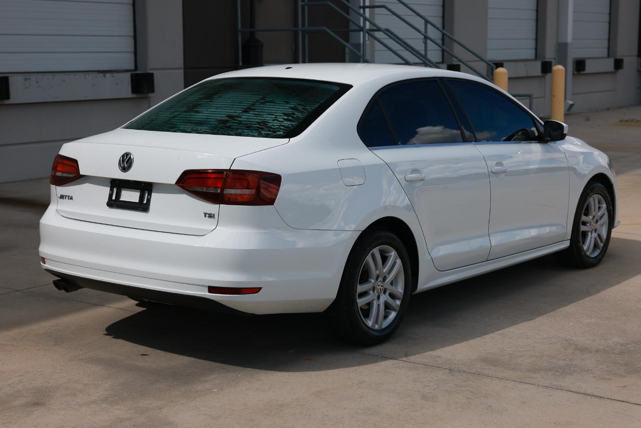Volkswagen Jetta  2017