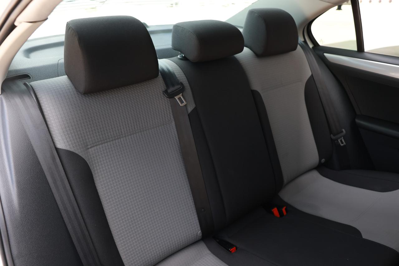 Volkswagen Jetta  2017