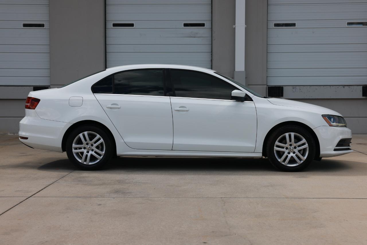Volkswagen Jetta  2017