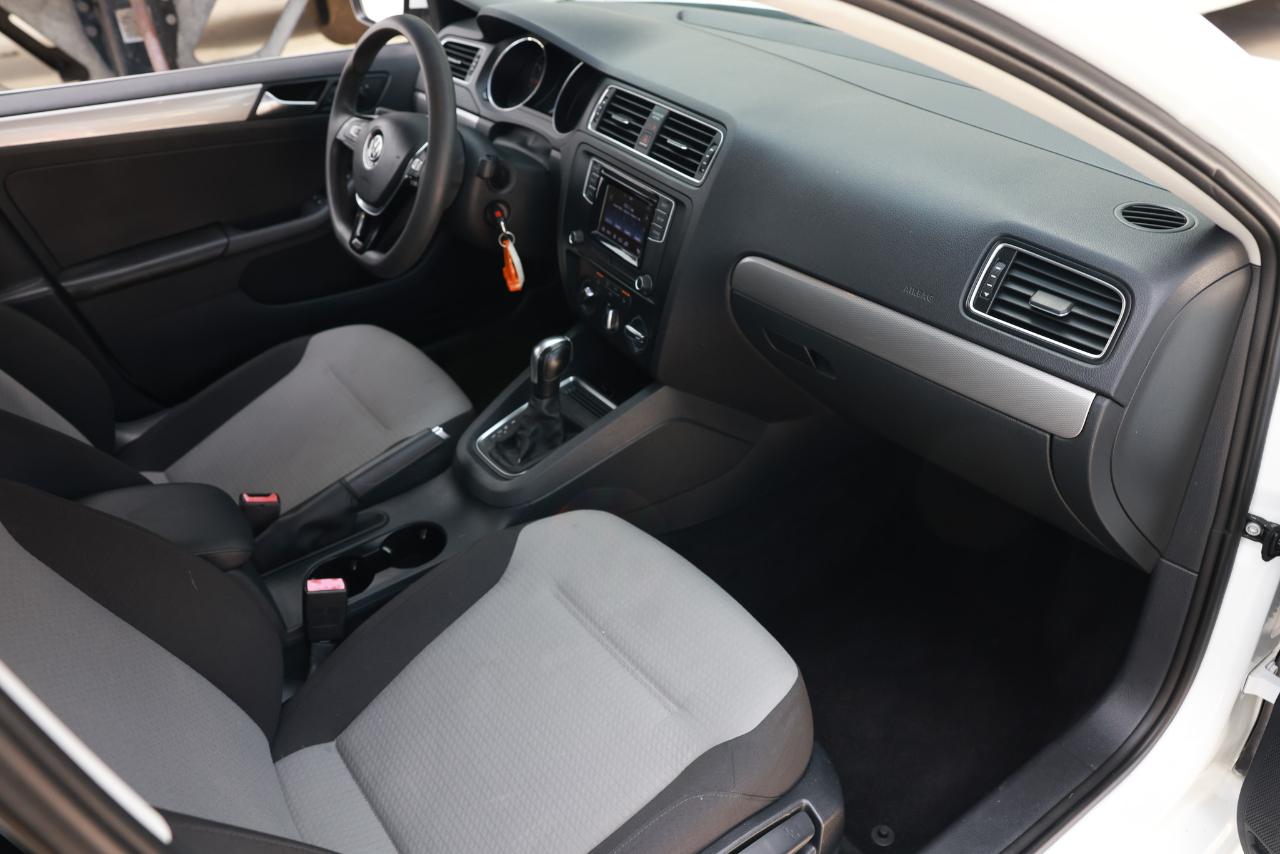Volkswagen Jetta  2017