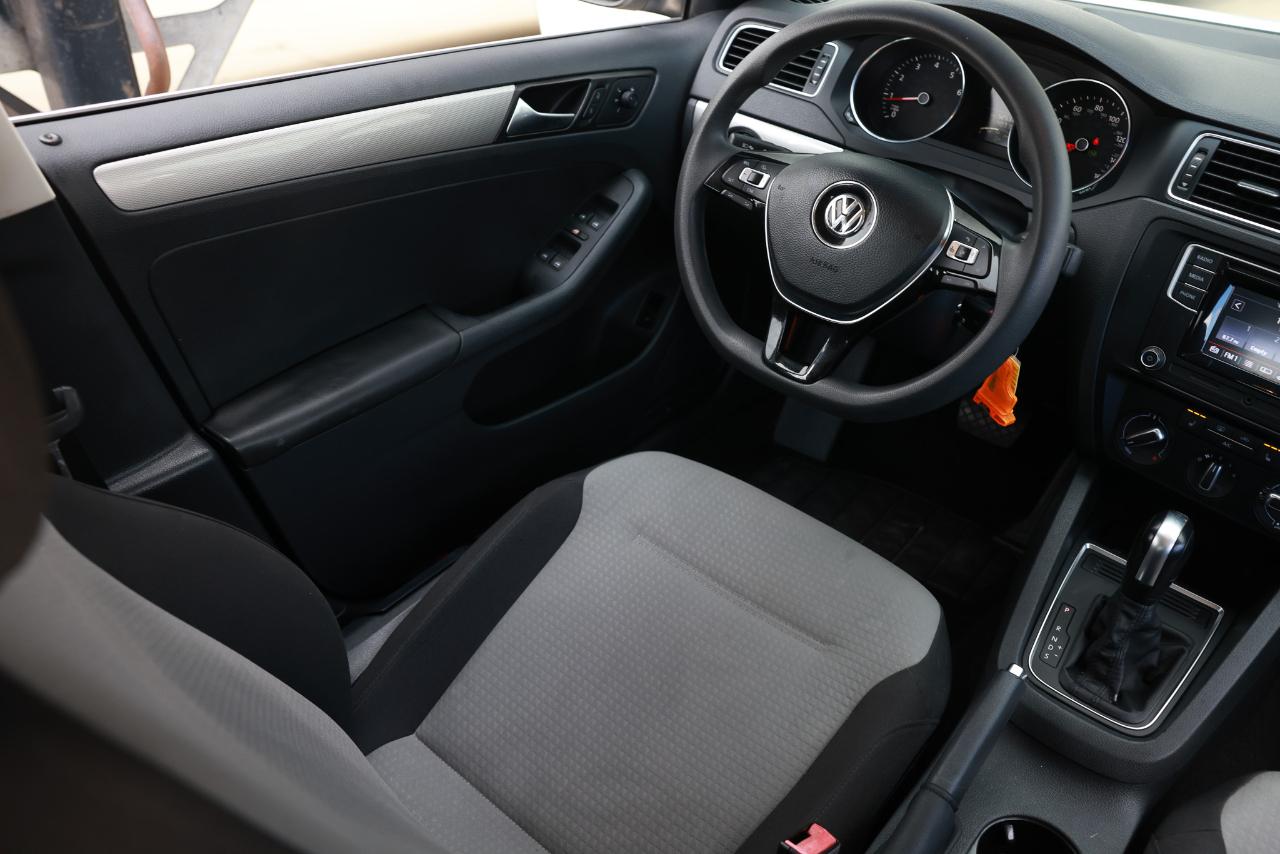 Volkswagen Jetta  2017