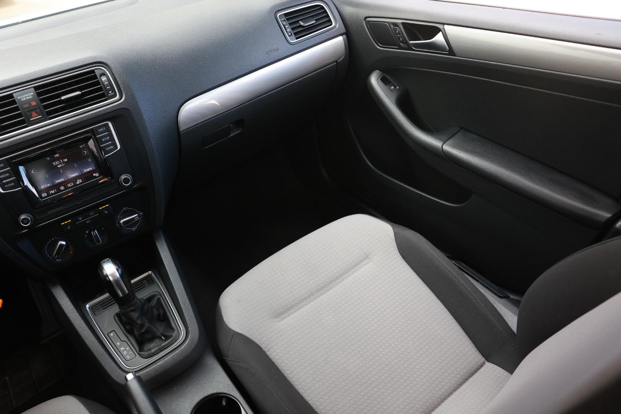 Volkswagen Jetta  2017