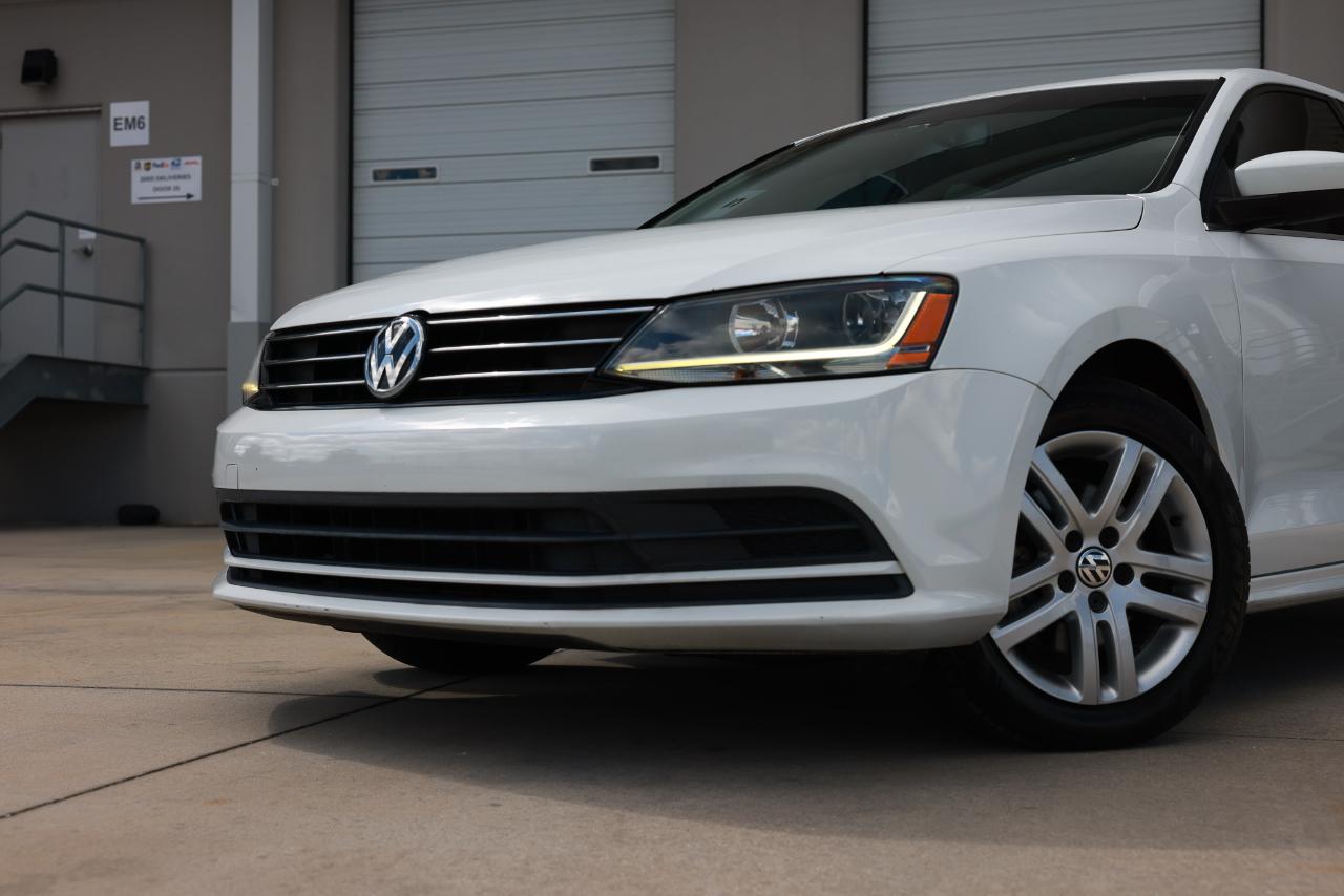Volkswagen Jetta  2017