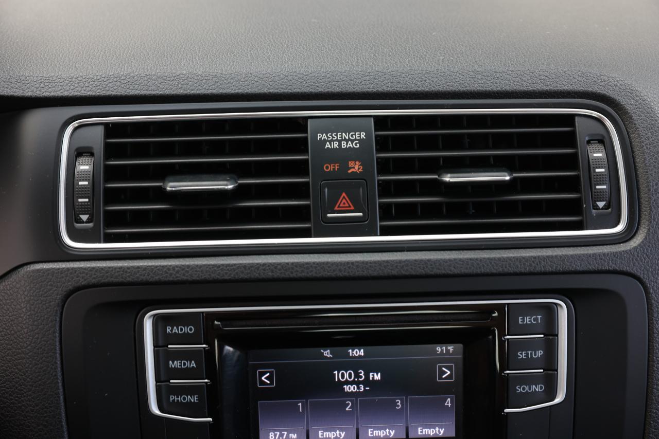 Volkswagen Jetta  2017