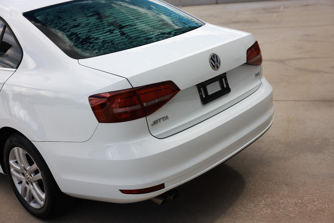 Volkswagen Jetta  2017
