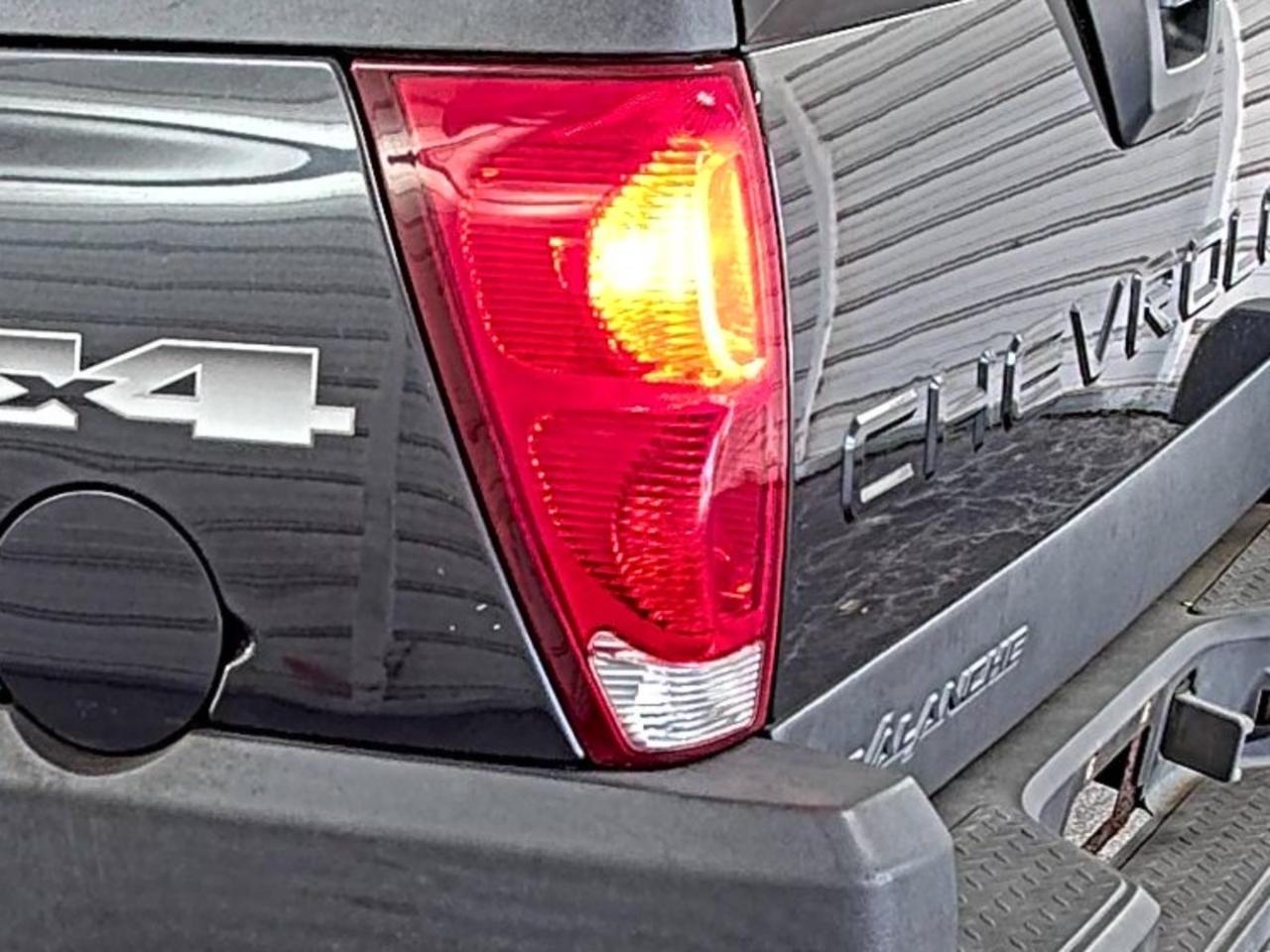 Chevrolet Avalanche  2003