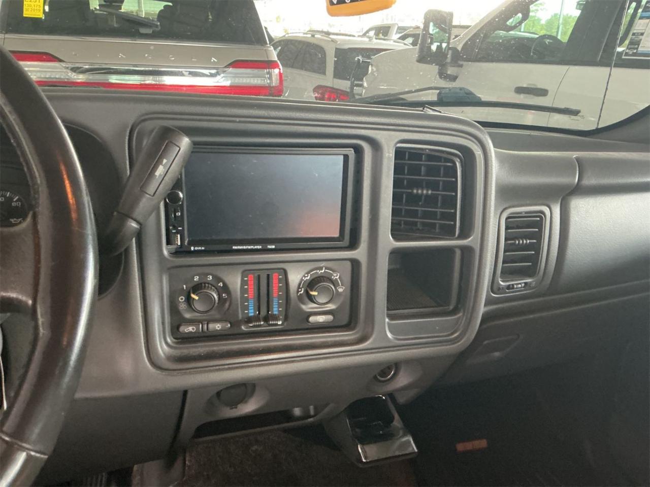 Chevrolet Avalanche  2003