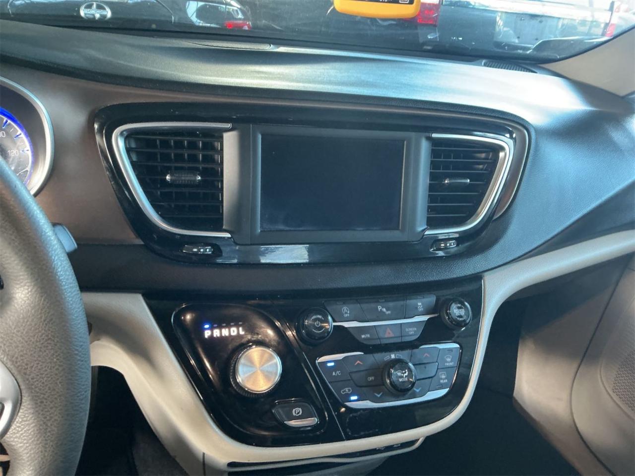 Chrysler Pacifica  2018