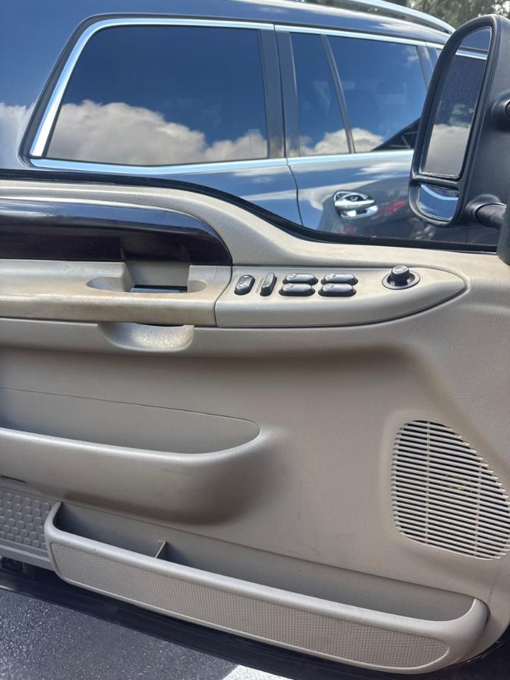 Ford Super Duty F-350 DRW  2006