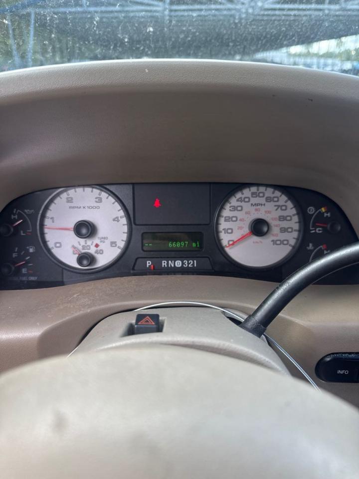Ford Super Duty F-350 DRW  2006