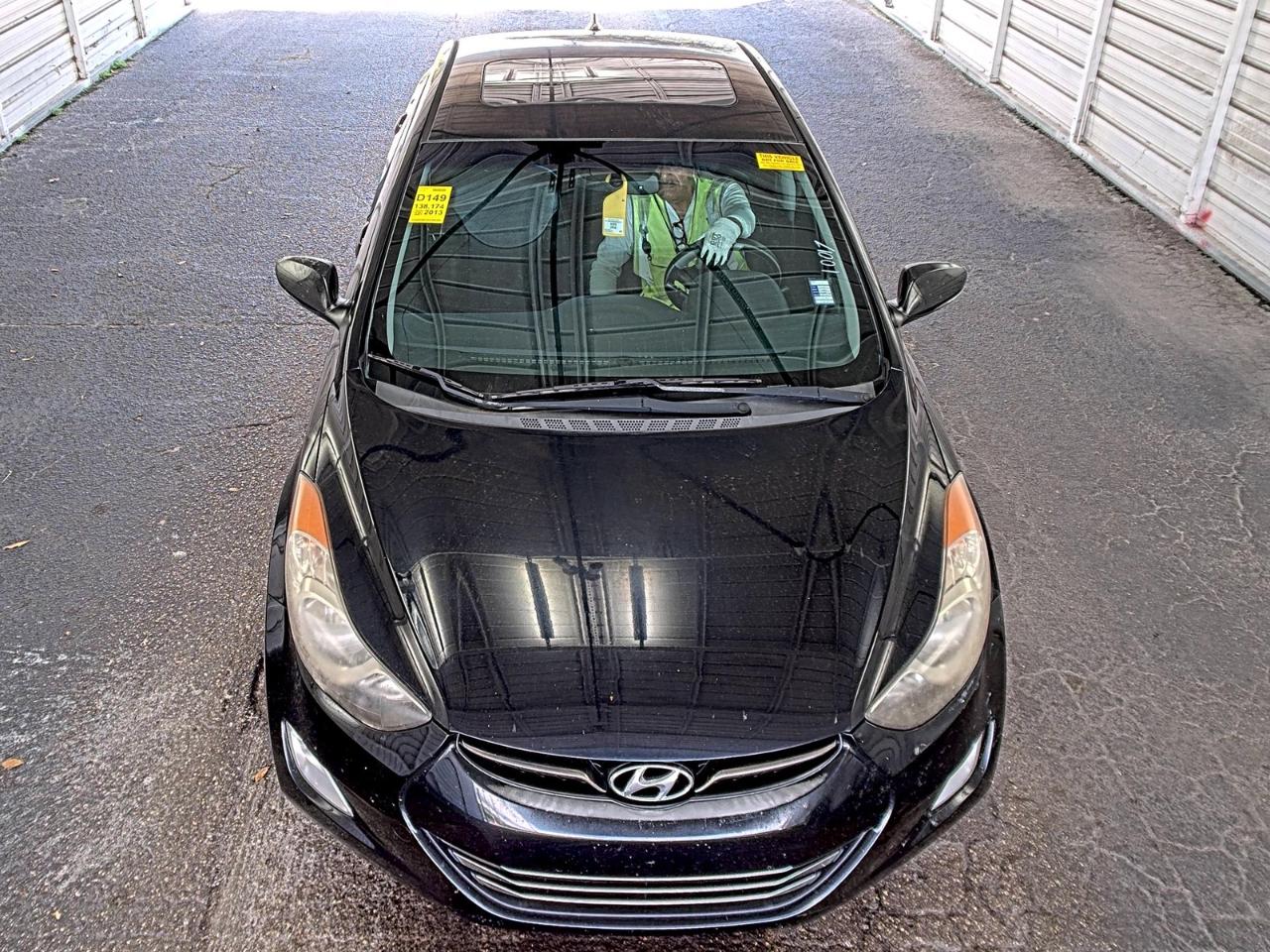 Hyundai Elantra  2013