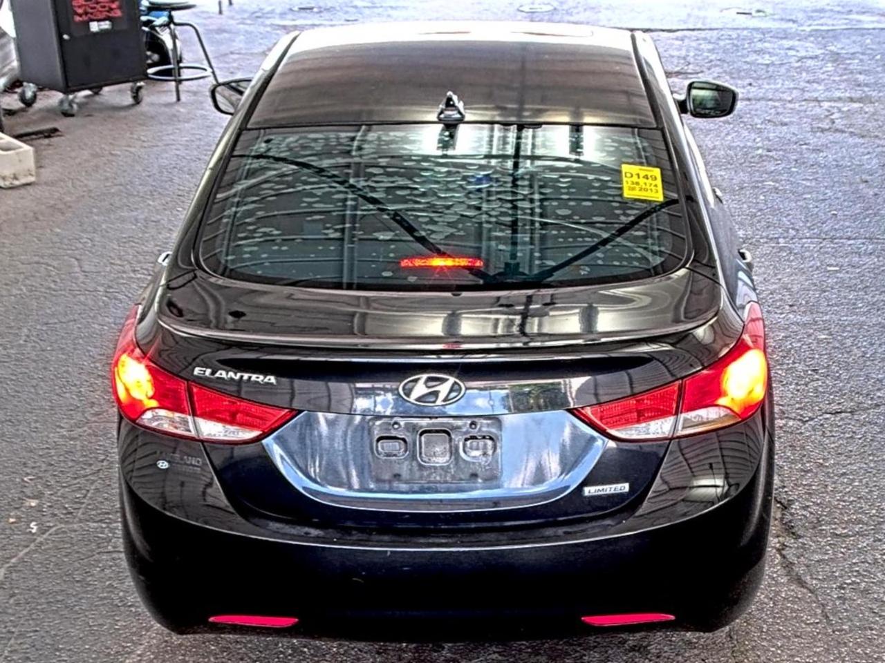 Hyundai Elantra  2013