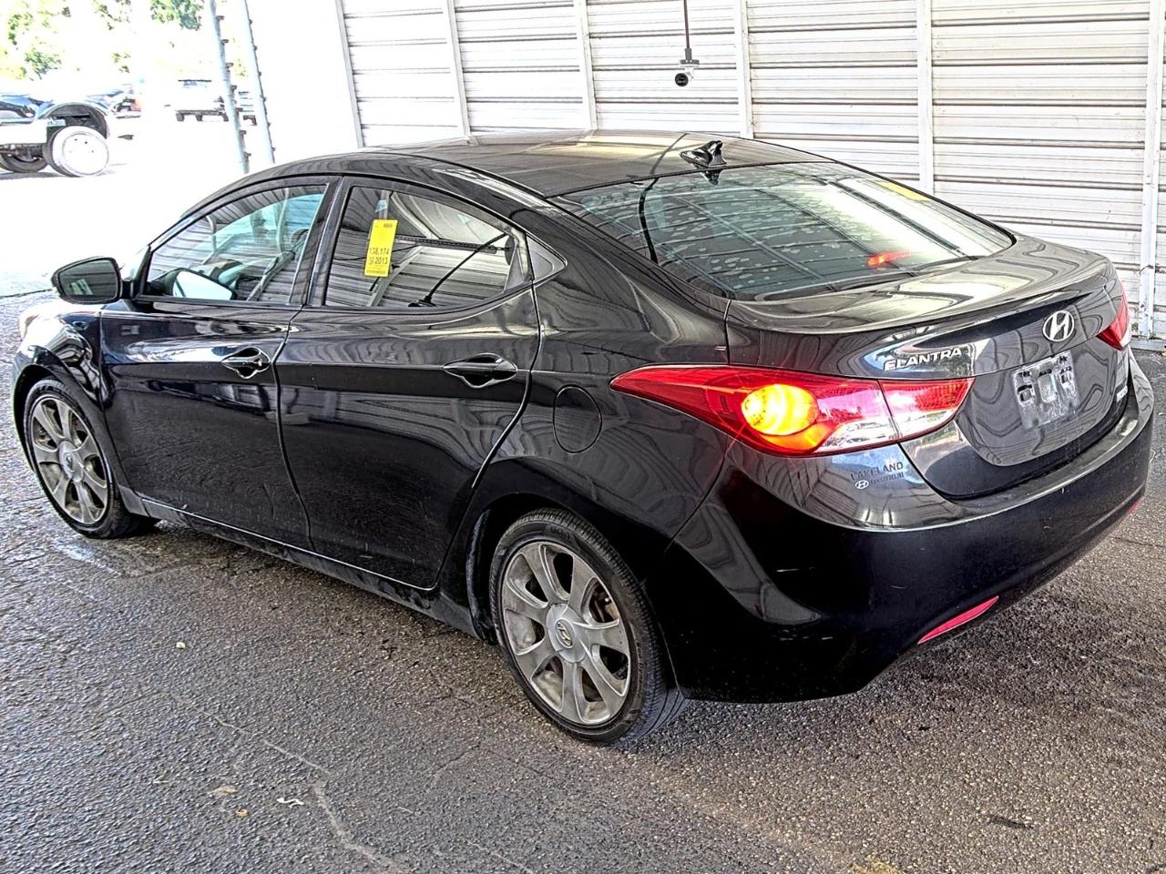 Hyundai Elantra  2013