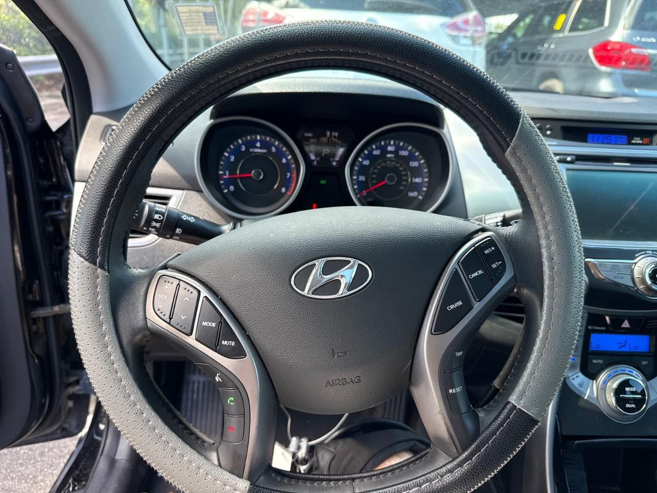 Hyundai Elantra  2013
