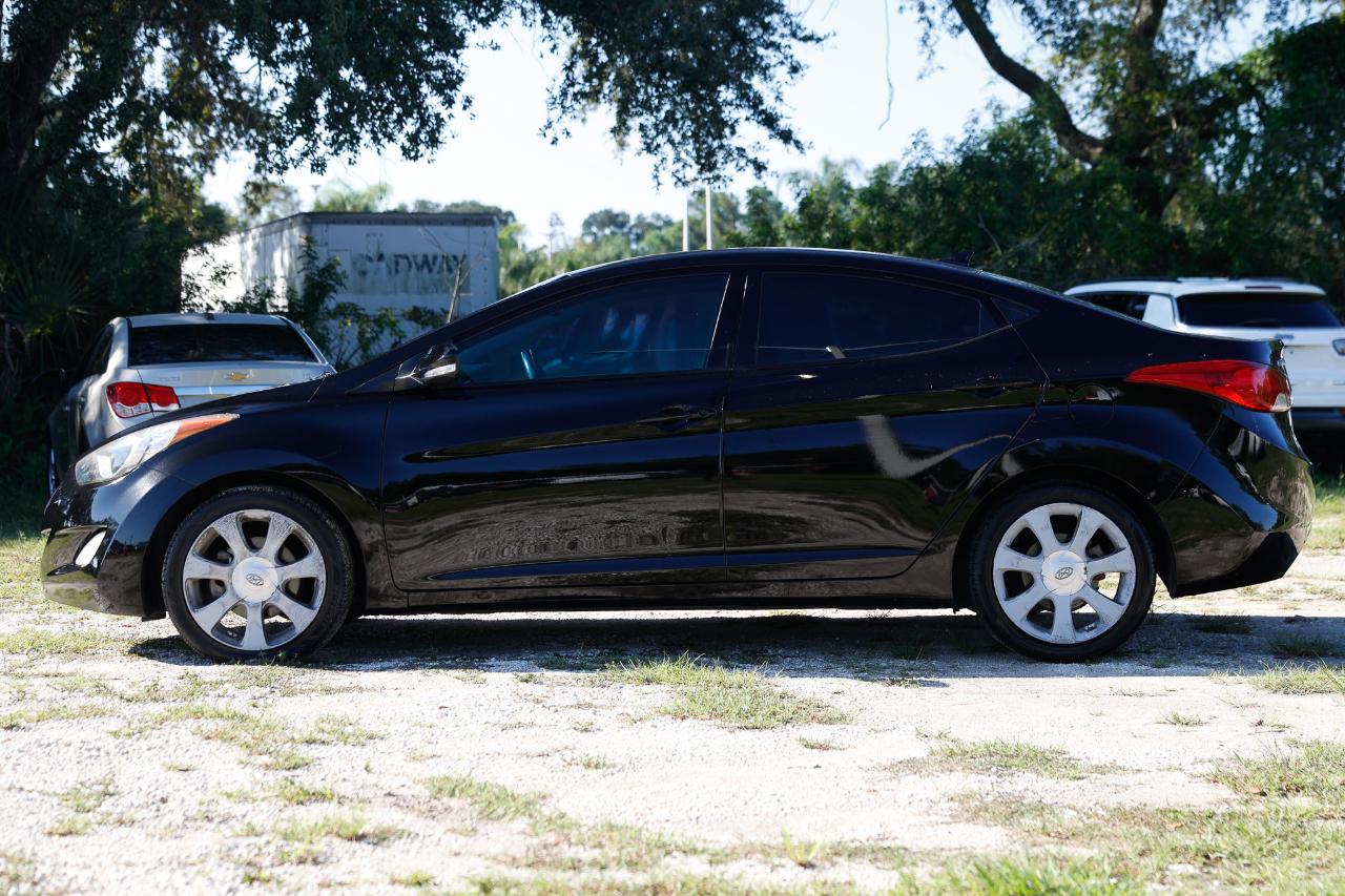 Hyundai Elantra  2013