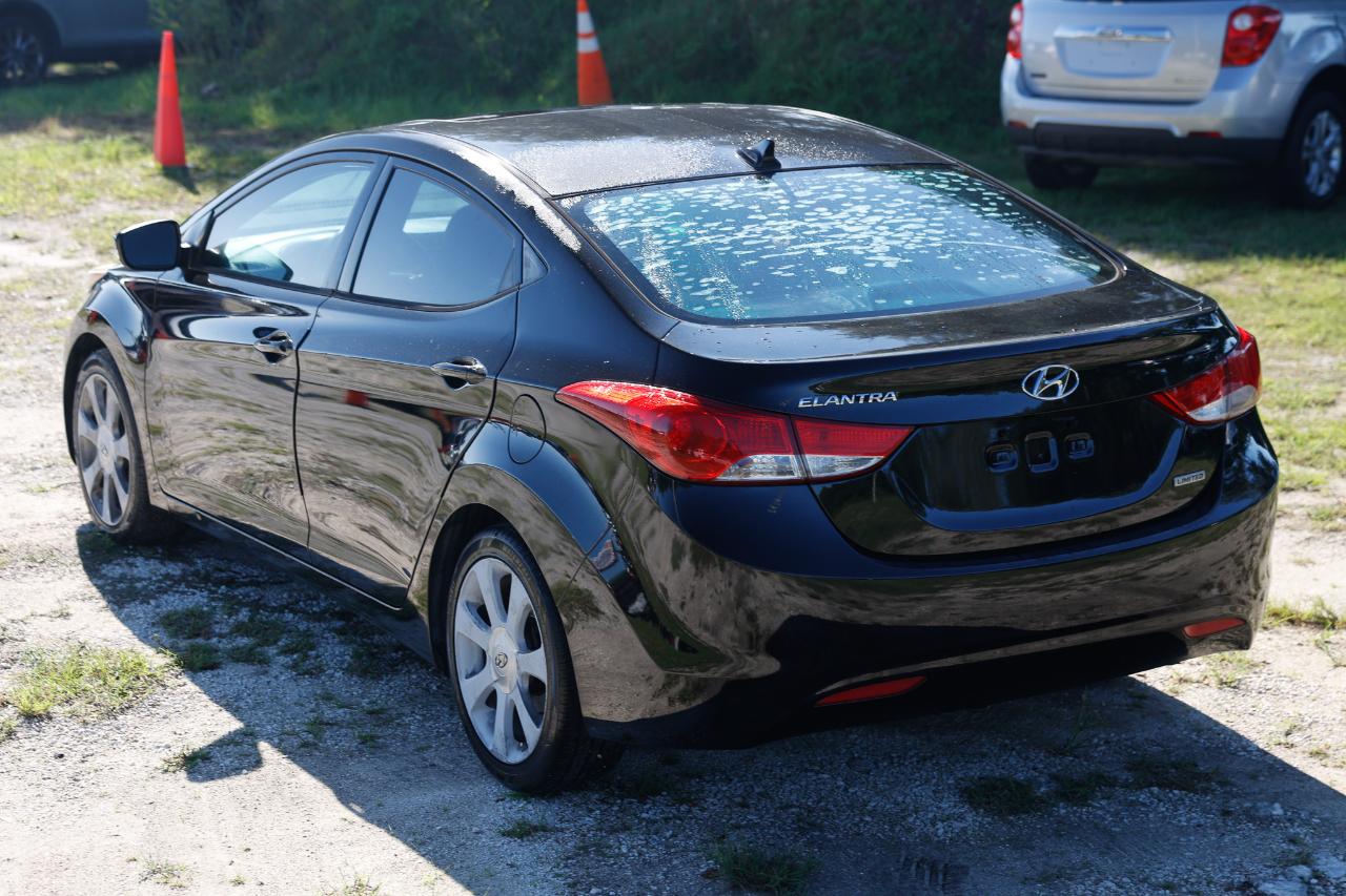 Hyundai Elantra  2013