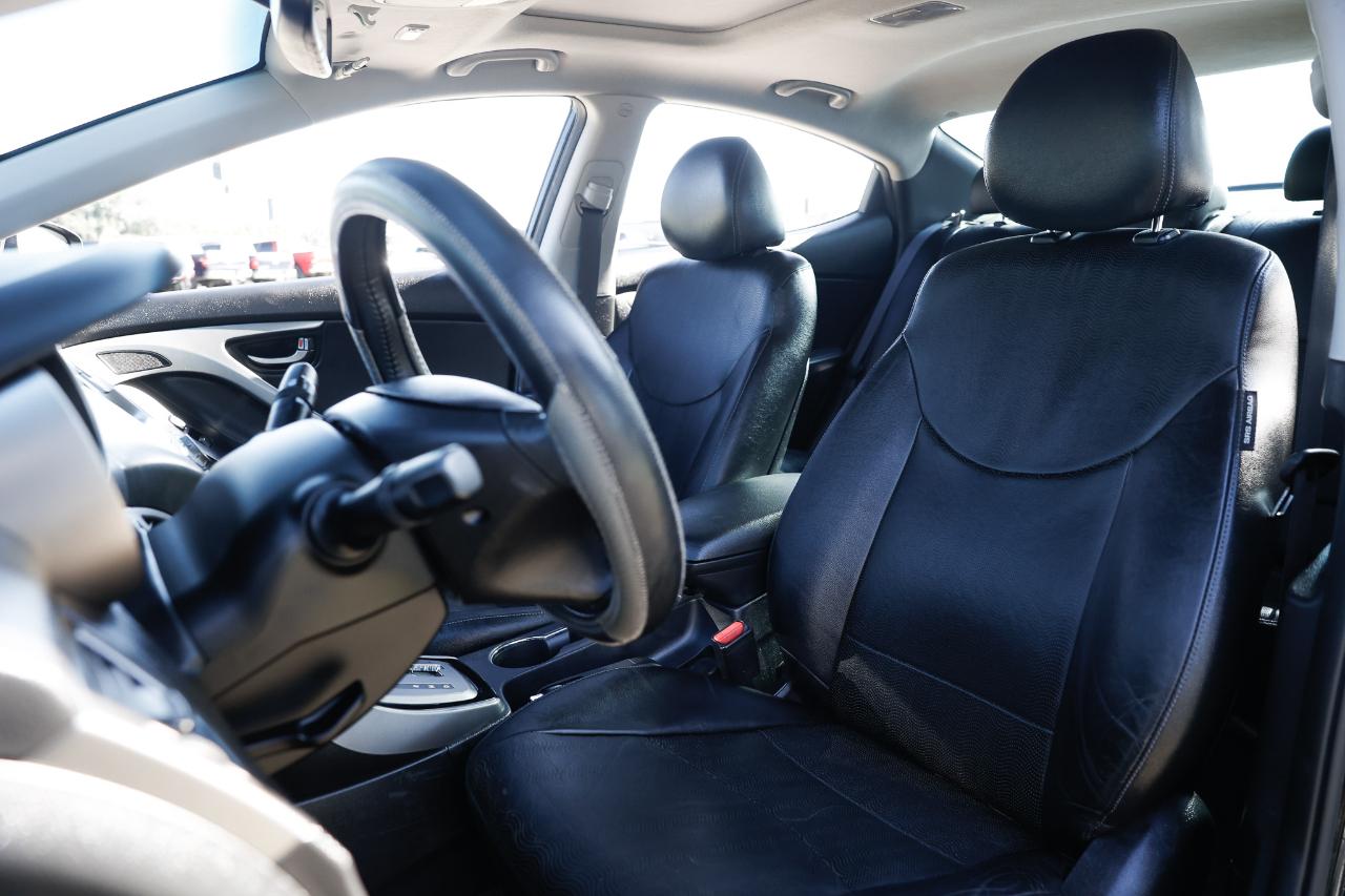 Hyundai Elantra  2013
