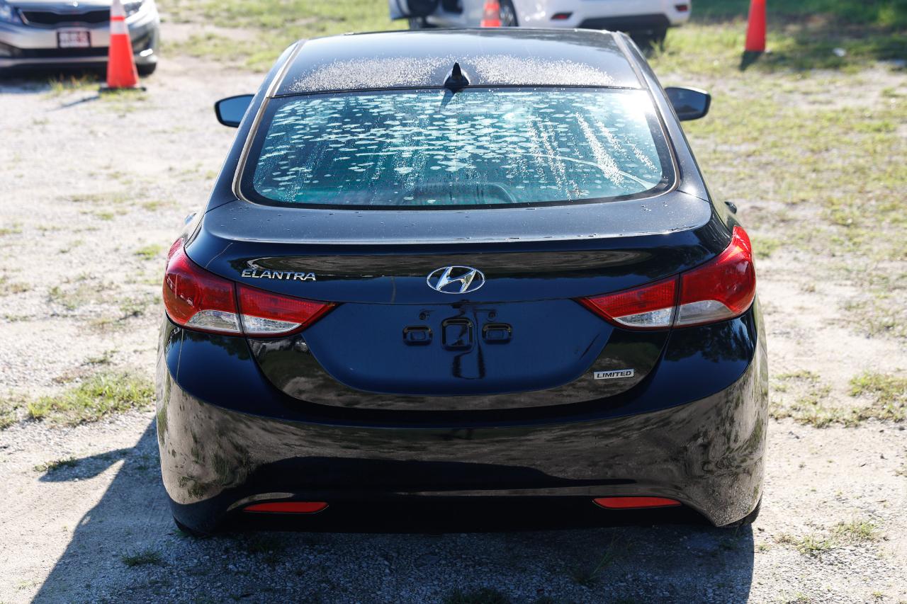 Hyundai Elantra  2013