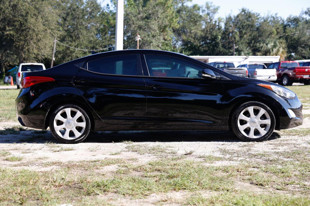 Hyundai Elantra  2013