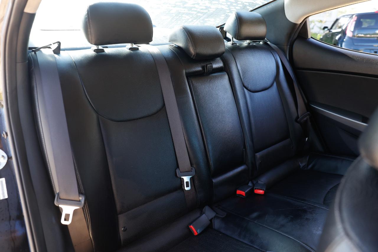 Hyundai Elantra  2013