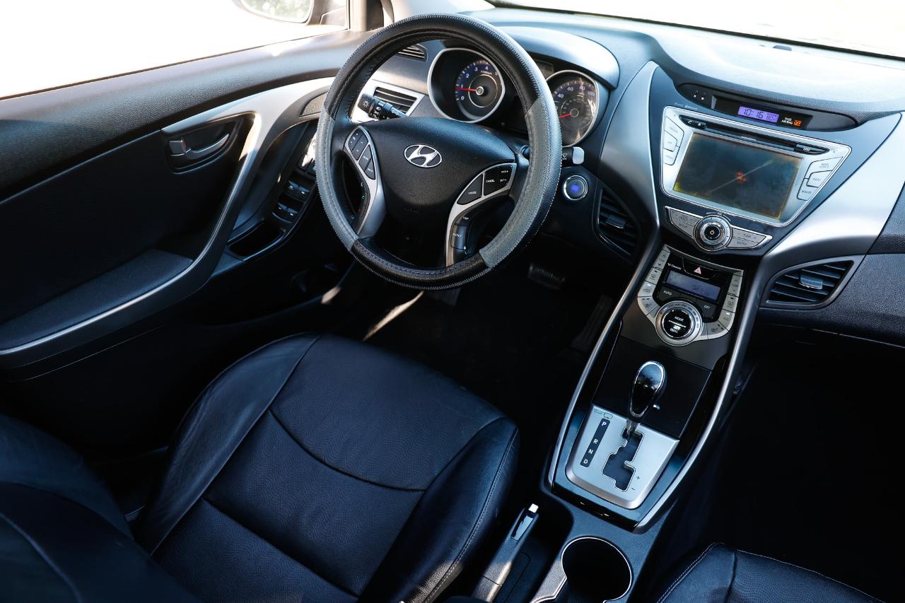 Hyundai Elantra  2013