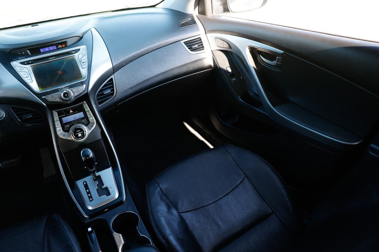 Hyundai Elantra  2013