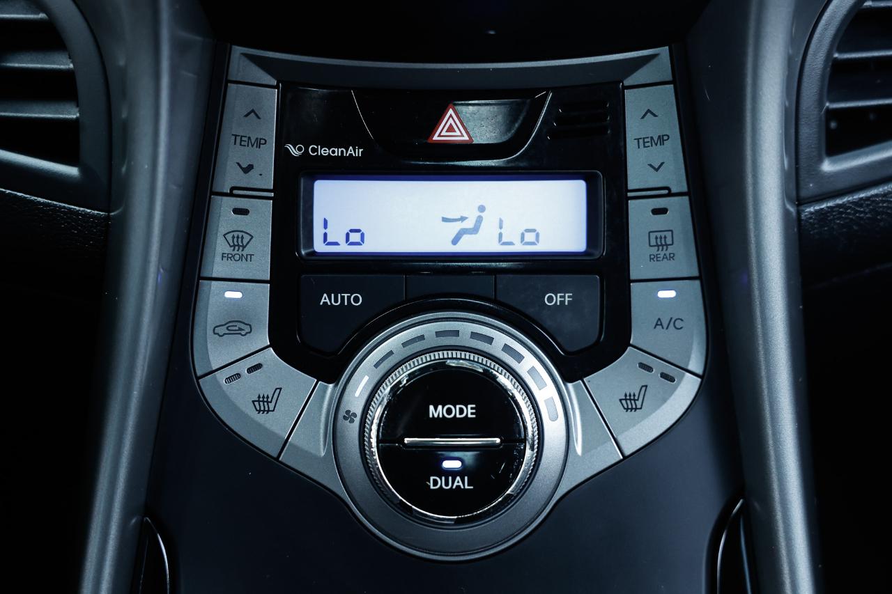 Hyundai Elantra  2013