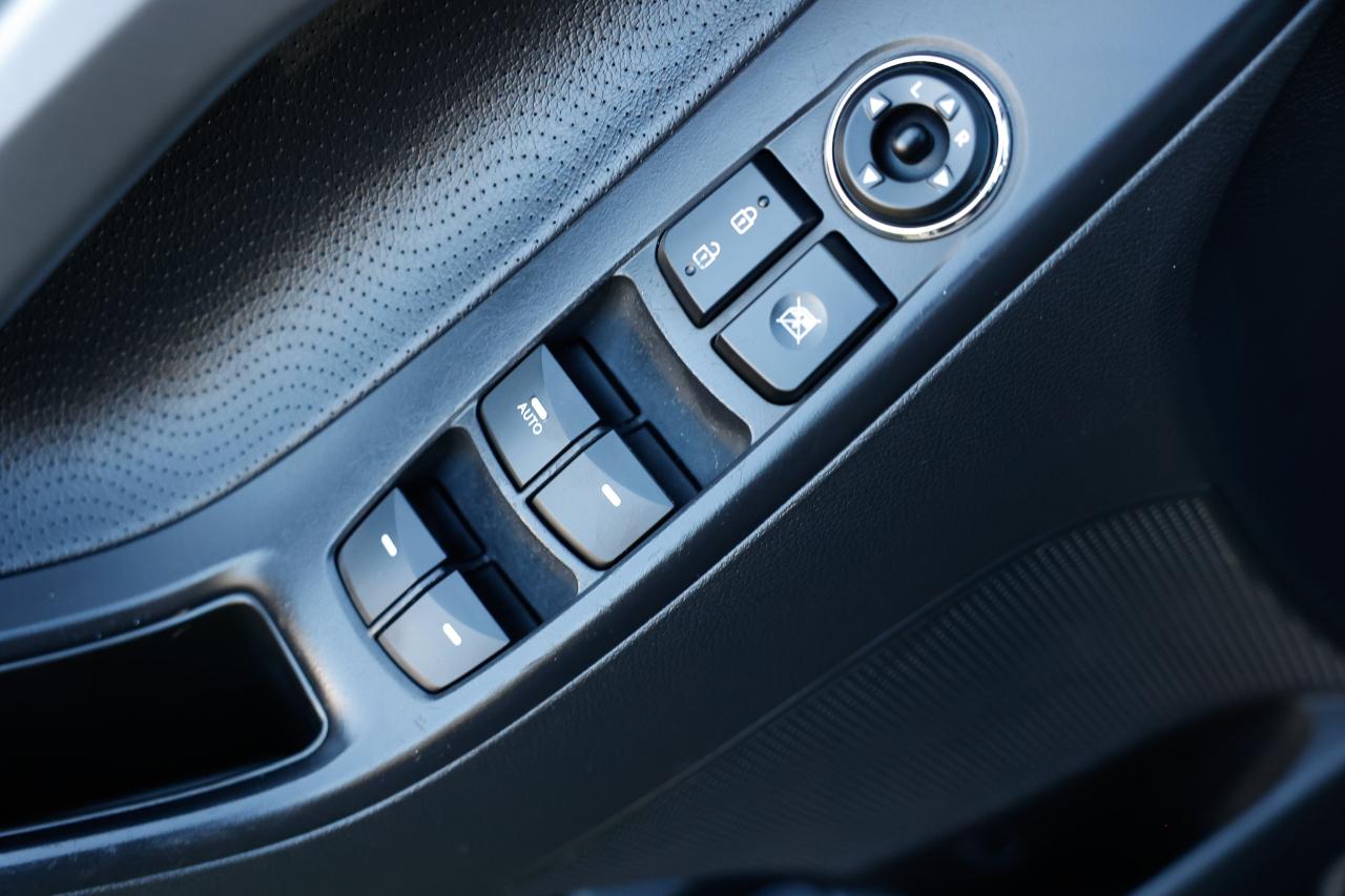 Hyundai Elantra  2013