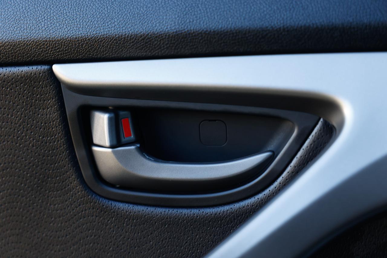 Hyundai Elantra  2013