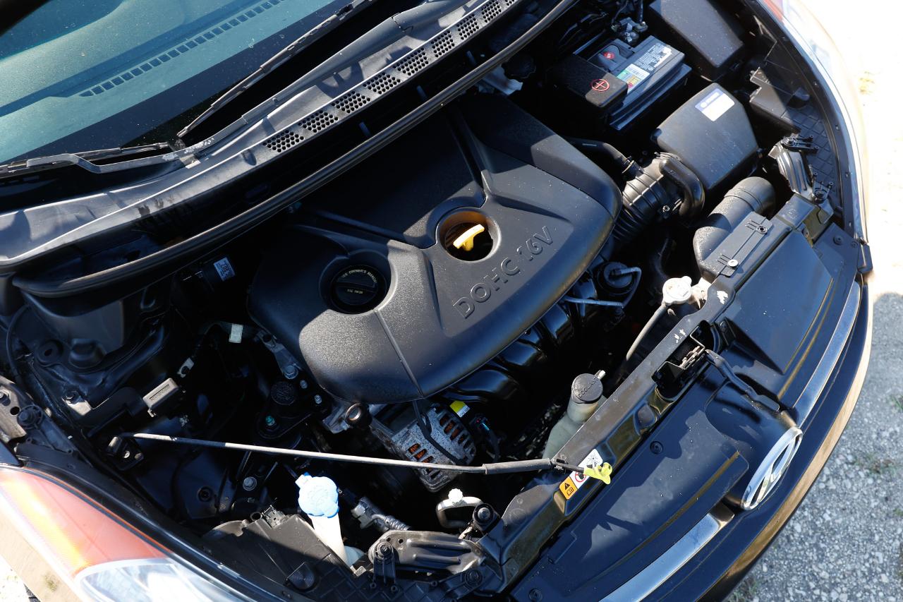 Hyundai Elantra  2013