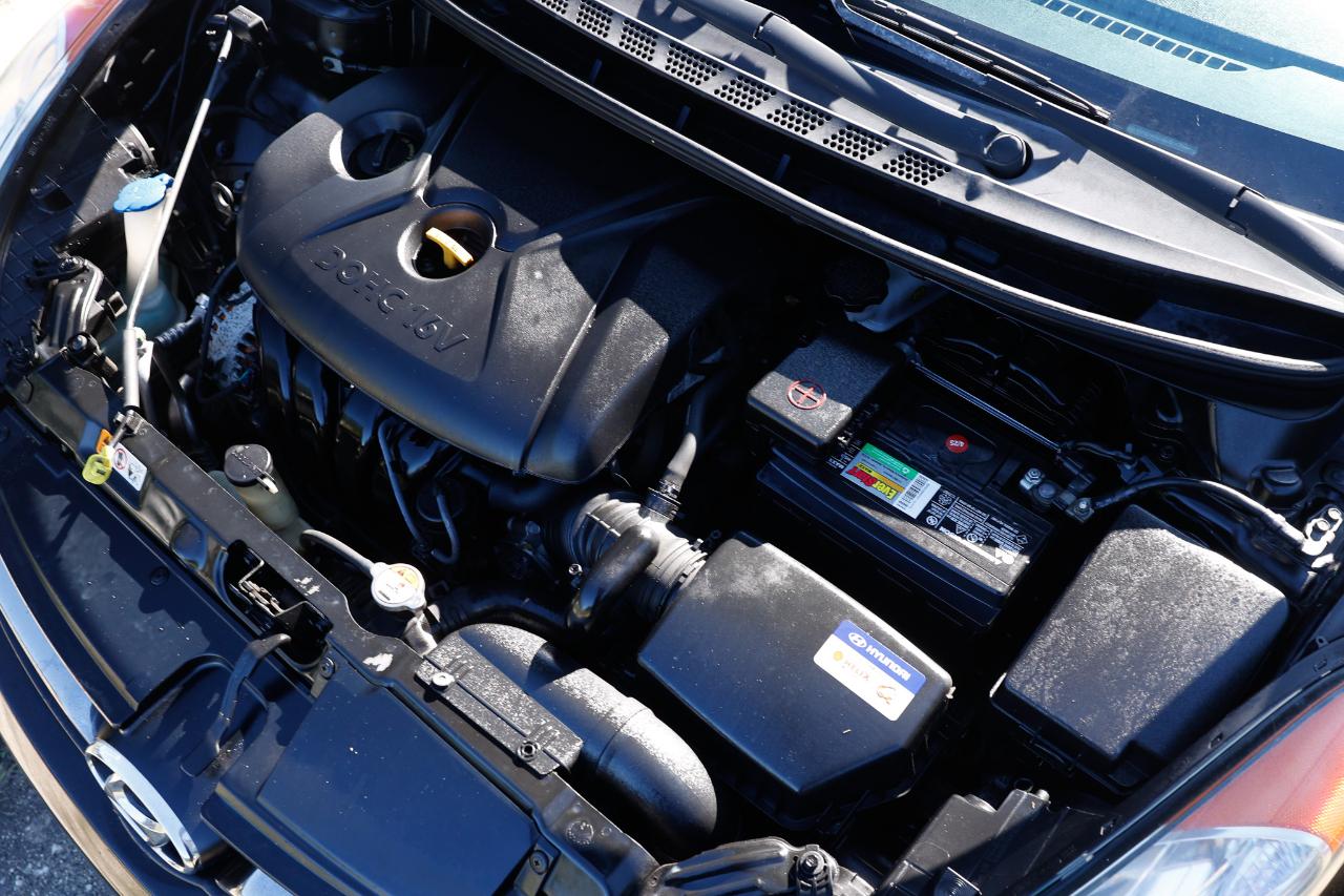 Hyundai Elantra  2013
