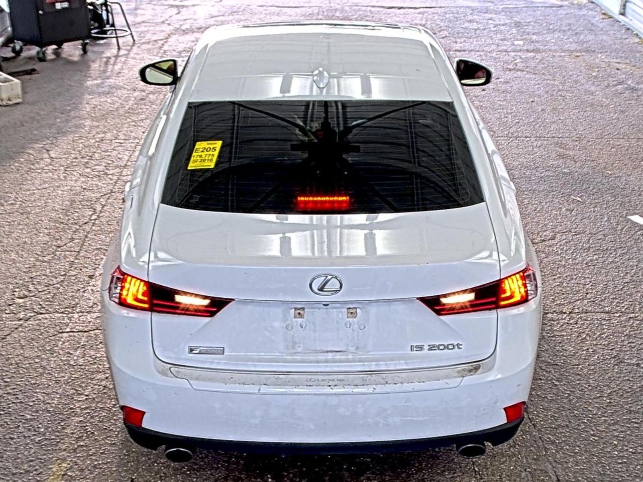 Lexus IS 200t  2016