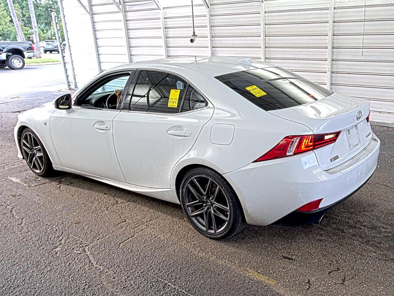 Lexus IS 200t  2016