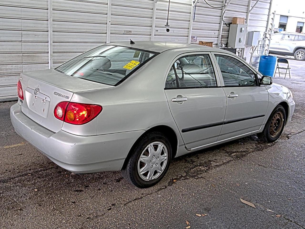 Toyota Corolla  2004