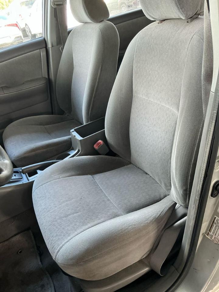 Toyota Corolla  2004
