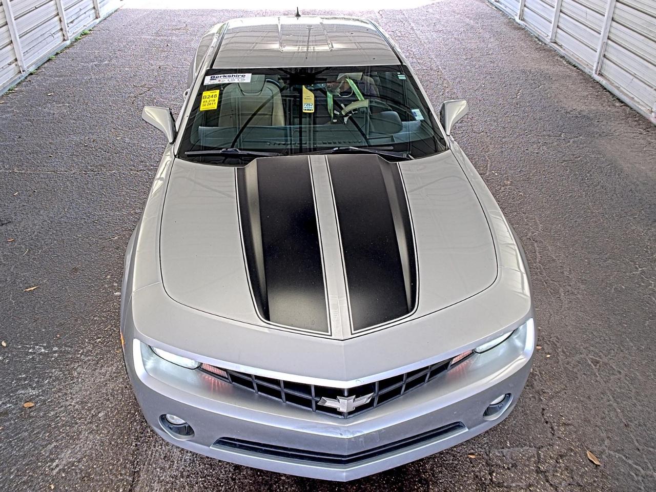 Chevrolet Camaro photo 2