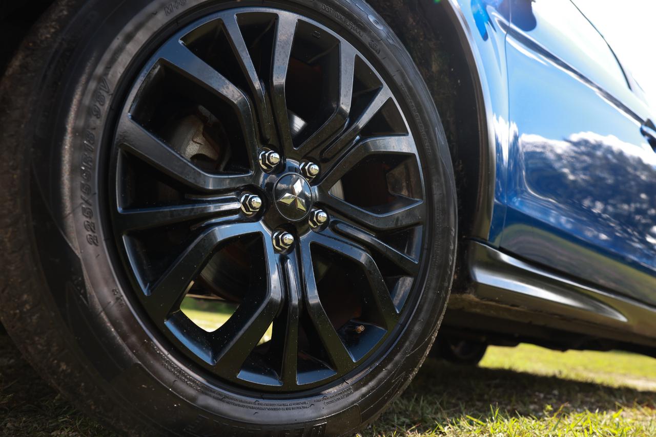 Mitsubishi Outlander Sport  2019