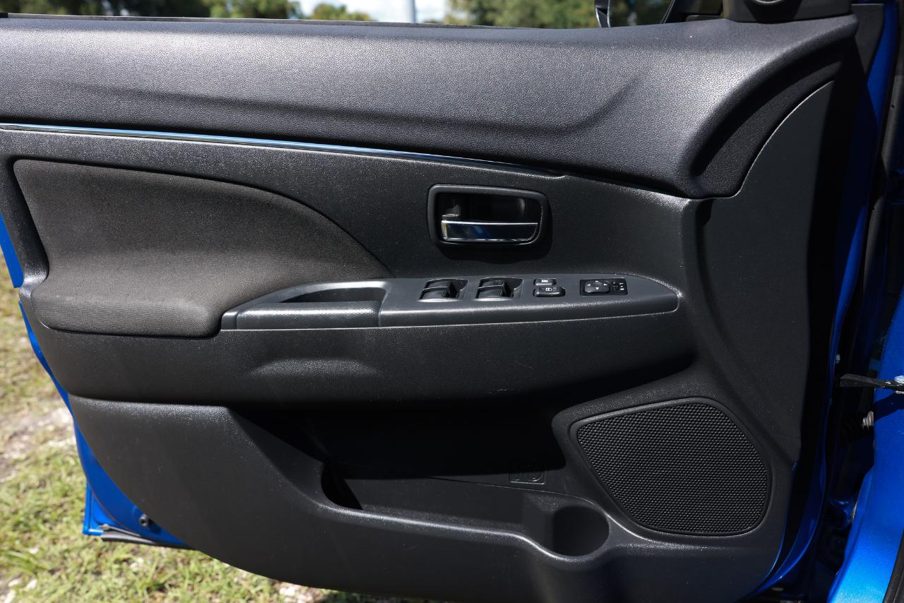 Mitsubishi Outlander Sport  2019