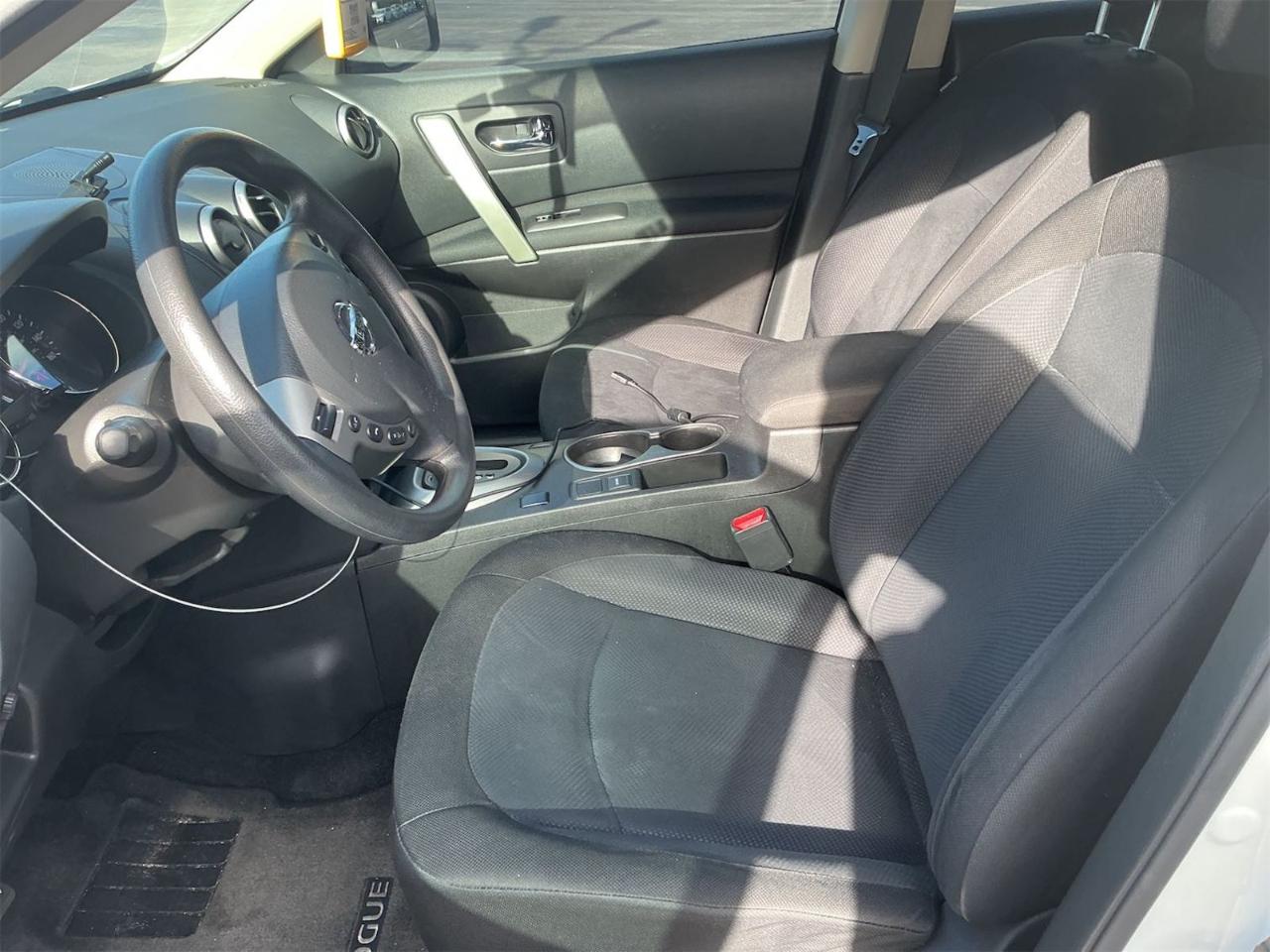 Nissan Rogue Select  2014